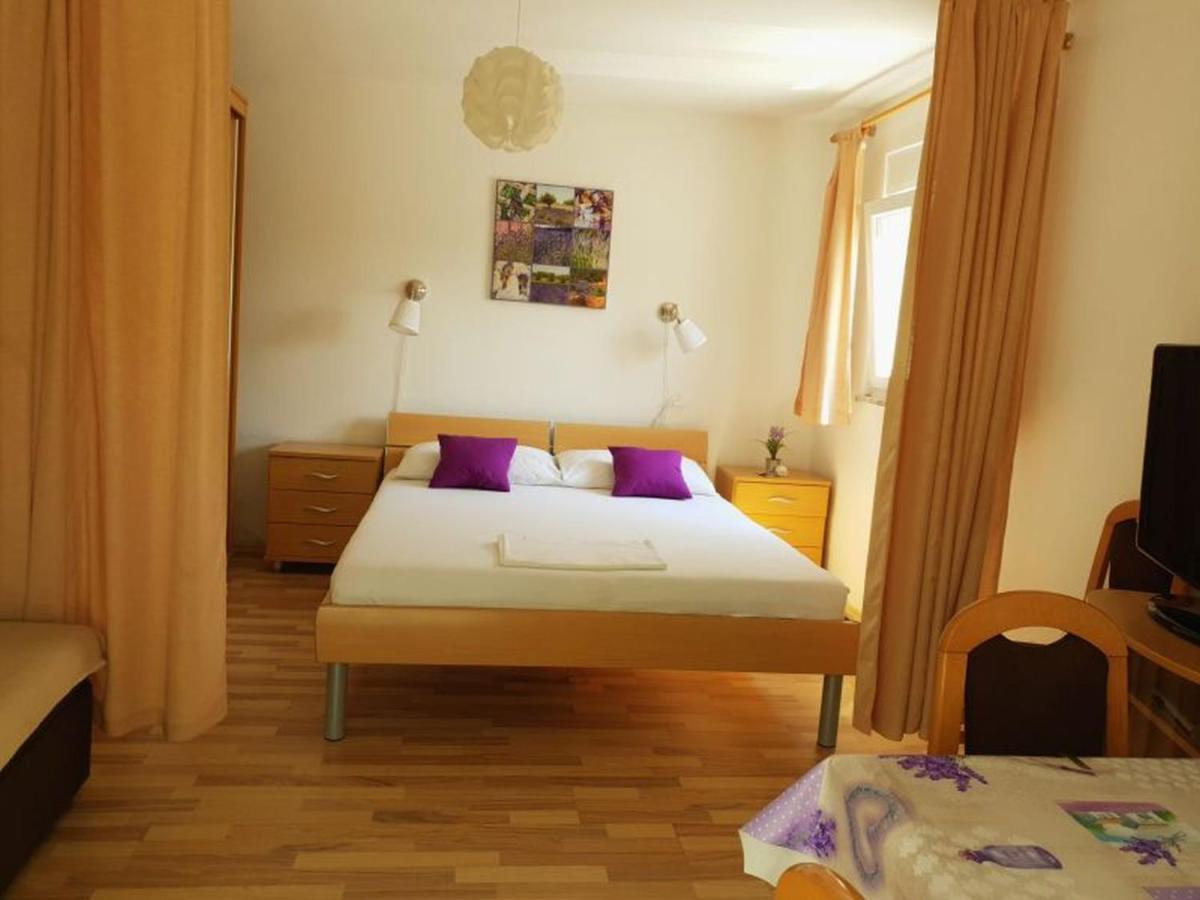 Apartments Andelic Sveti Filip i Jakov Esterno foto