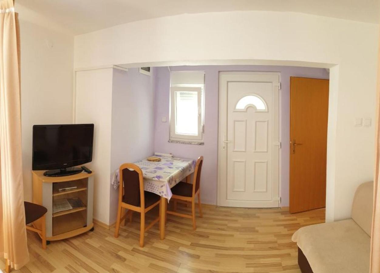 Apartments Andelic Sveti Filip i Jakov Esterno foto