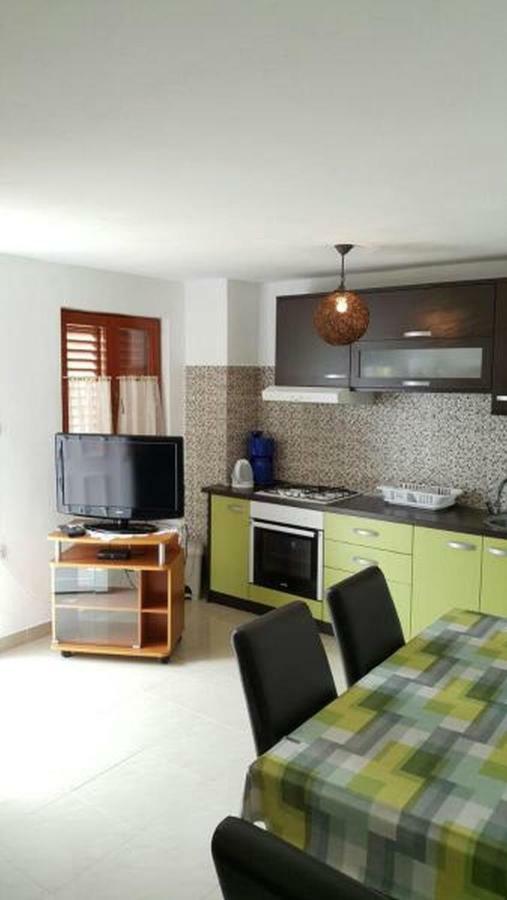 Apartments Andelic Sveti Filip i Jakov Esterno foto